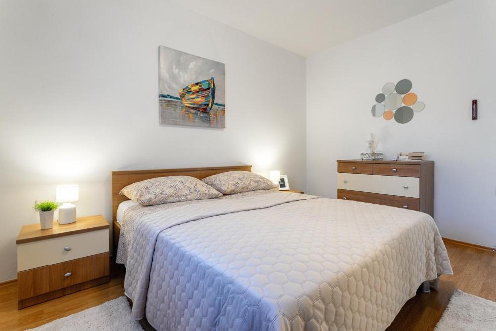 Апартаменты Apartman Maria, Ciovo Трогир Экстерьер фото
